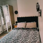 Spacious King Size Room - London Zone 2