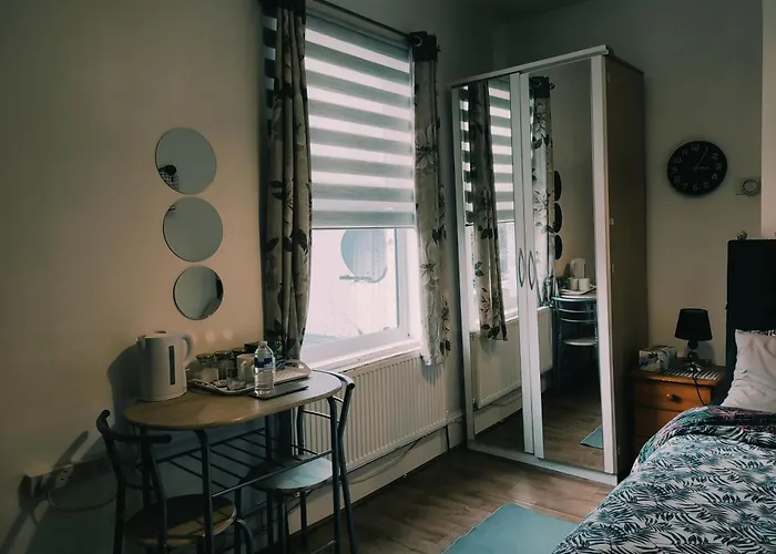 Spacious King Size Room - London Zone 2