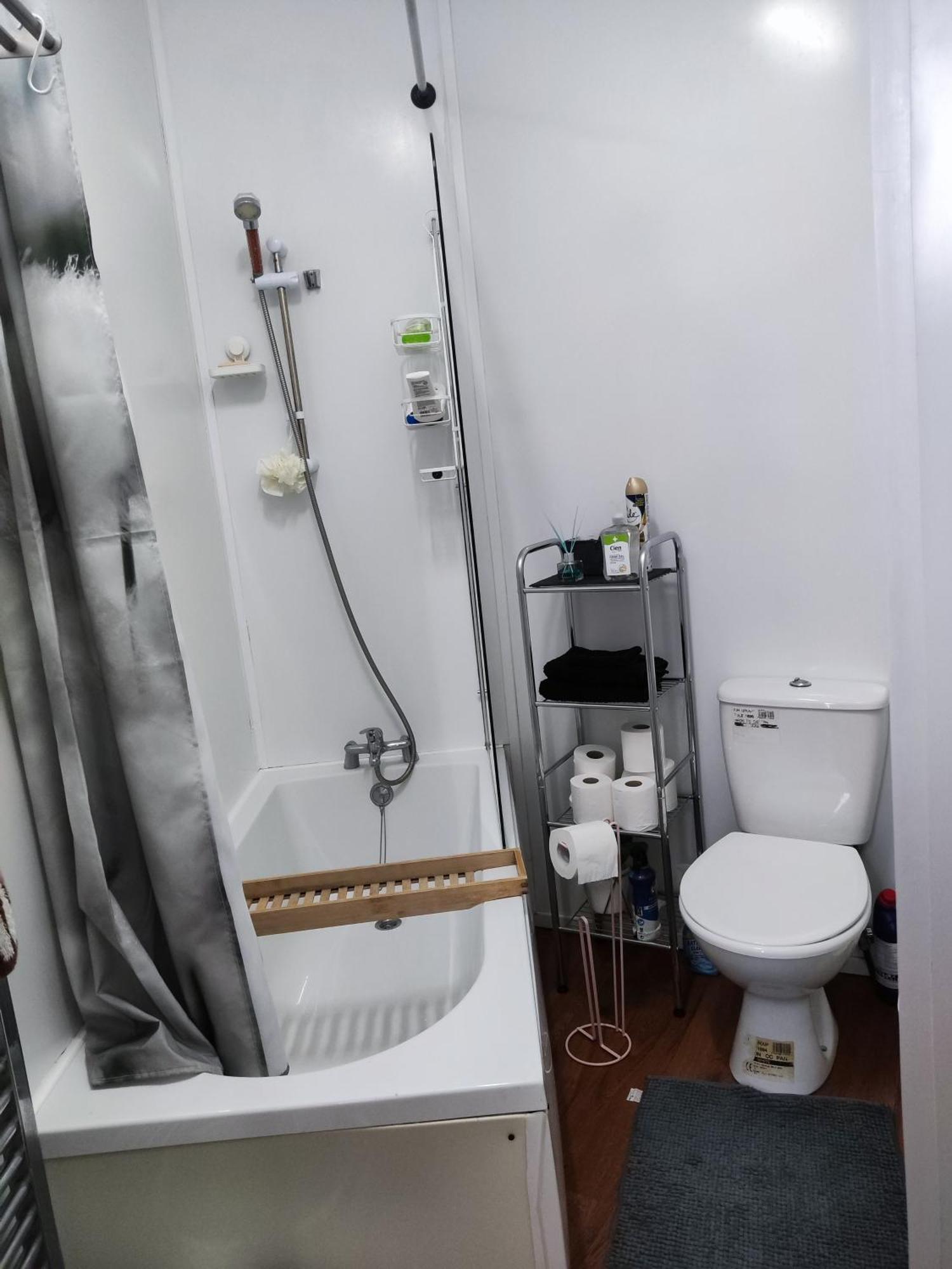 Alloggio in famiglia Spacious King Size - Zone 2 Londra