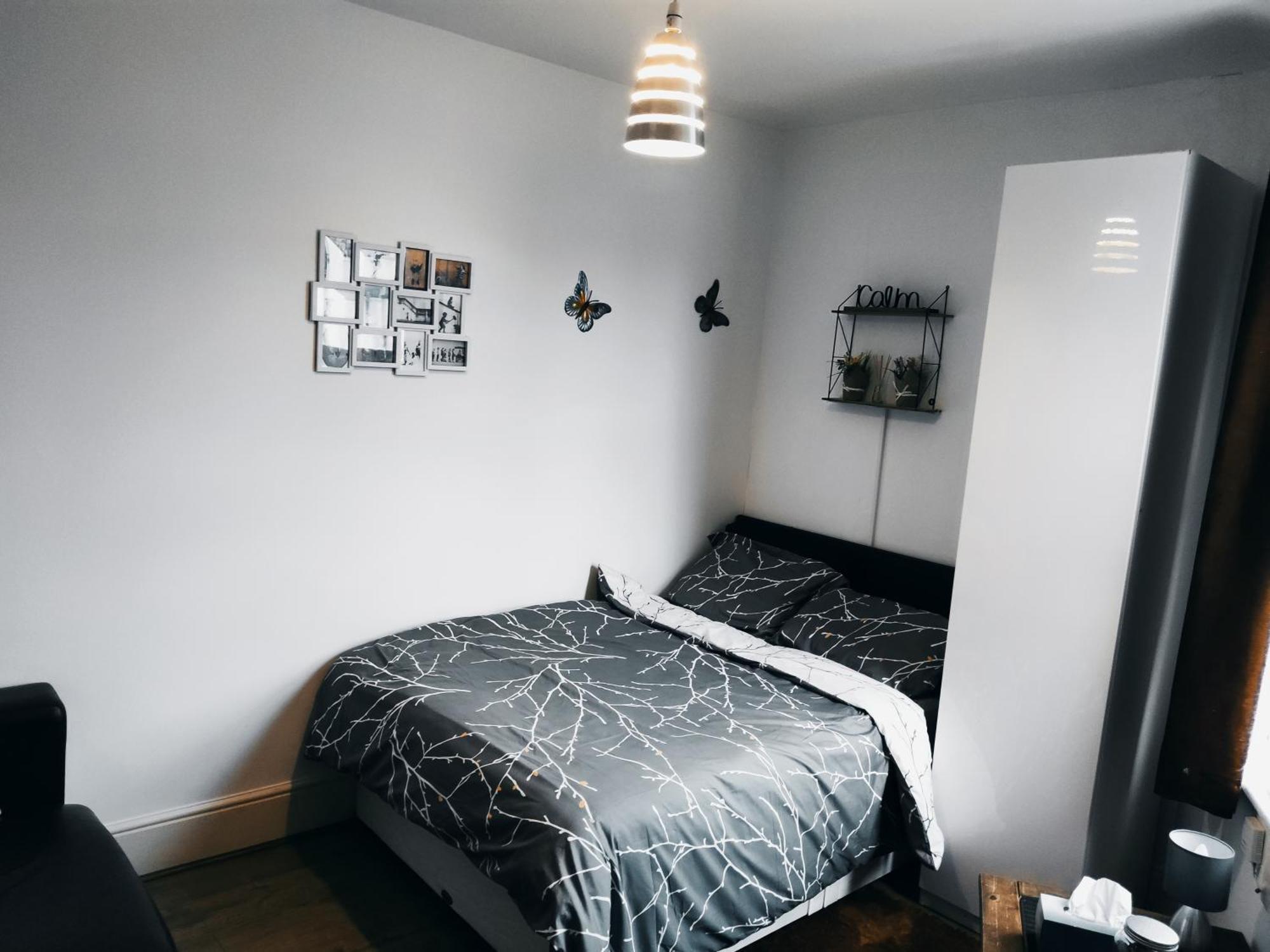 Spacious King Size - Zone 2 *