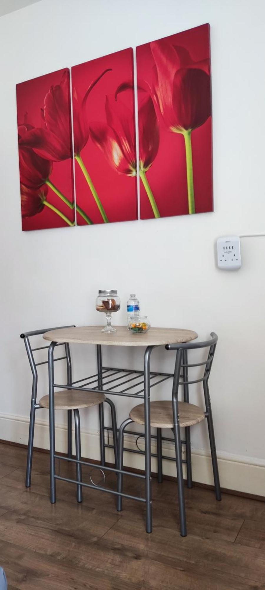 Spacious King Size - Zone 2 Homestay *